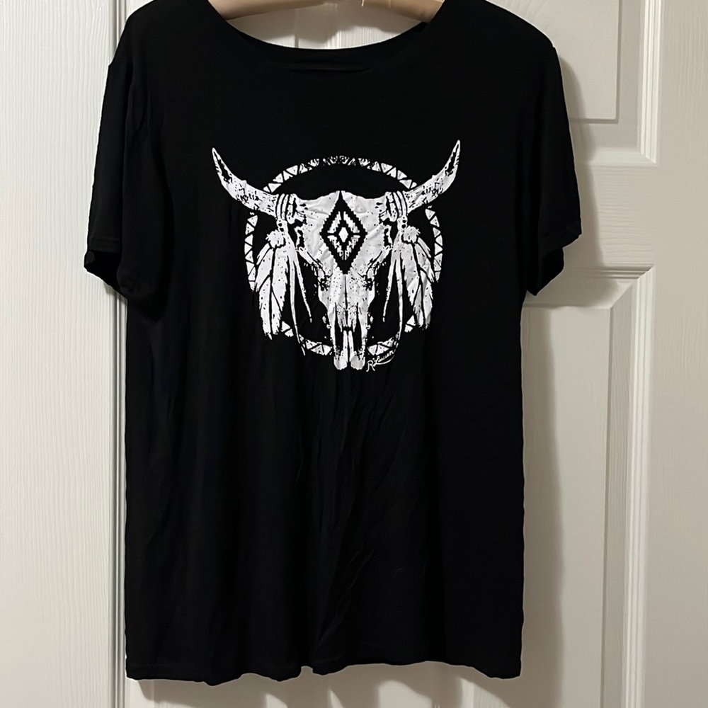 Black graphic T-shirt with skull print size M